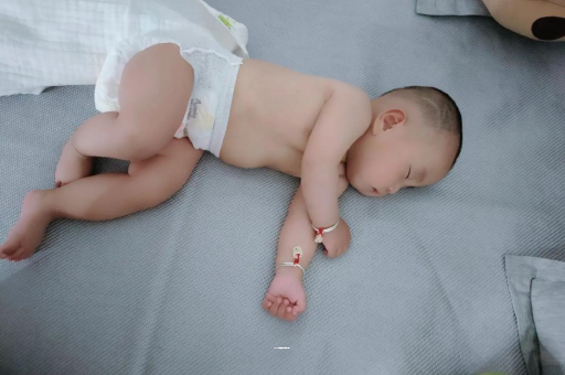 保亭孕妇显怀早的原因